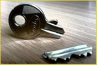 Newtown Locksmith Store Newtown, CT 203-347-3163 - 14-66-broken-key