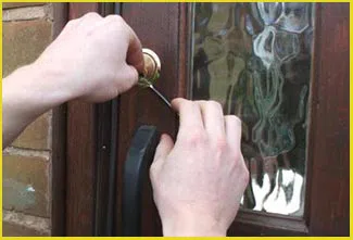 Newtown Locksmith Store Newtown, CT 203-347-3163 - 19-66-emergency-locksmith